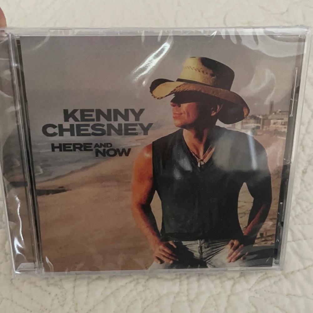 BRAND NEW KENNY CHESNEY CD